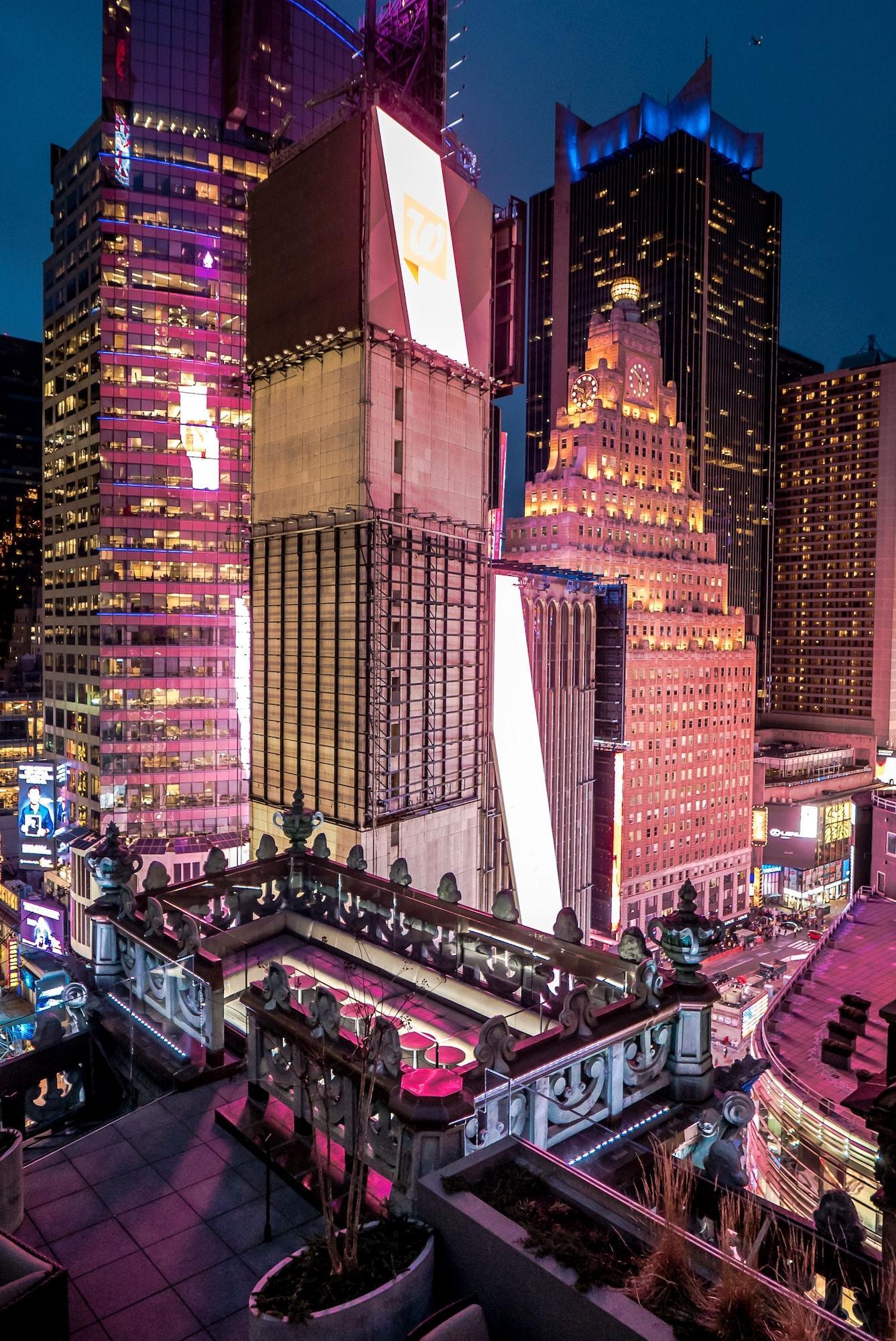Hotel The Knickerbocker New York Esterno foto The 30 Rockefeller Plaza, the location of NBC Studios
