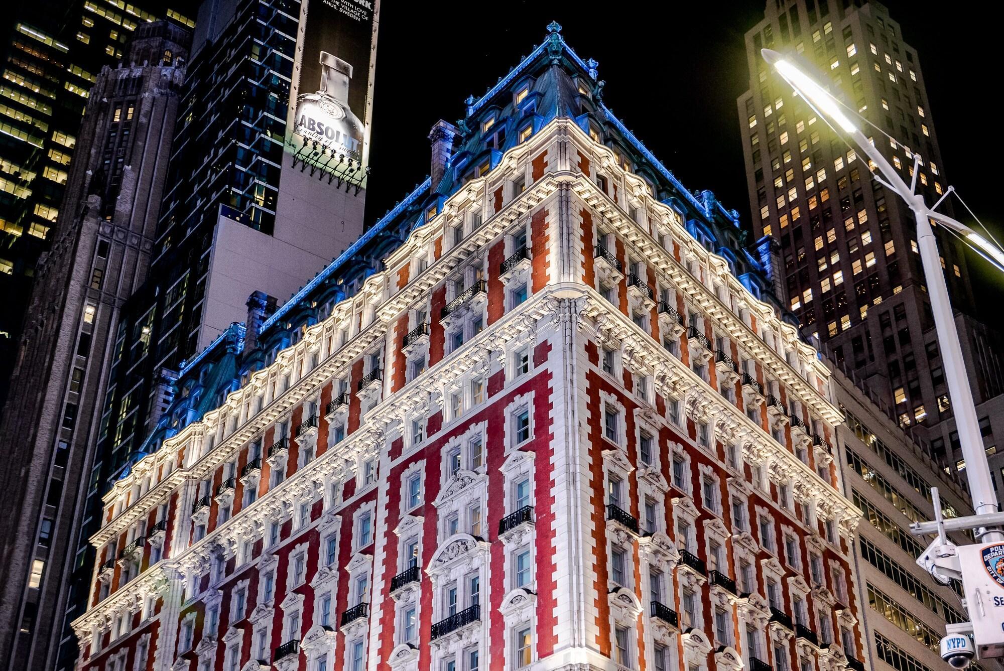 Hotel The Knickerbocker New York Esterno foto The building at night