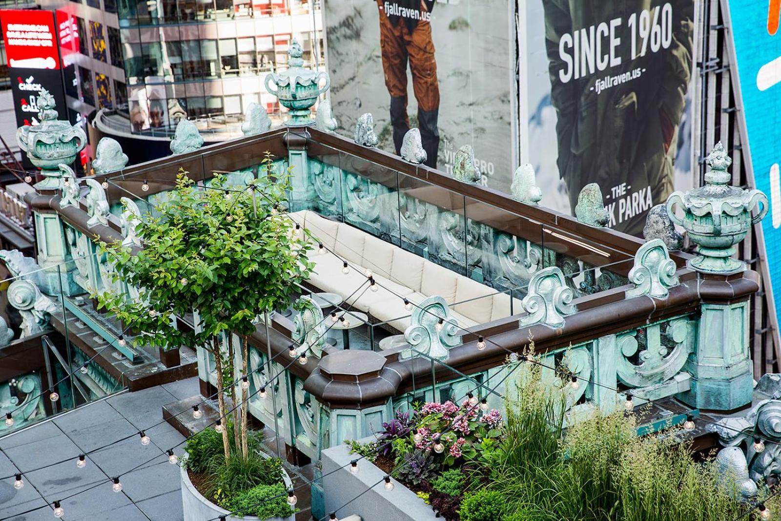 Hotel The Knickerbocker New York Esterno foto The new glass staircase